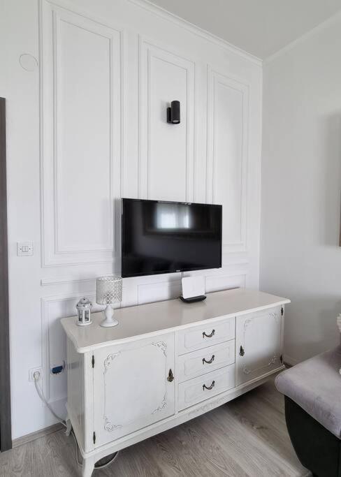 Adora Apartament *